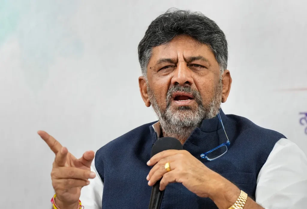 ಮತದಾರರ ಹಕ್ಕು ರಕ್ಷಣೆಗೆ ಸಿಎಂ ಡಿಕೆಶಿ ಒತ್ತು; SIR ಸಹಾಯಕ್ಕಾಗಿ ಹೆಲ್ಪ್ ಡೆಸ್ಕ್ ಸ್ಥಾಪನೆಗೆ ಆದೇಶ